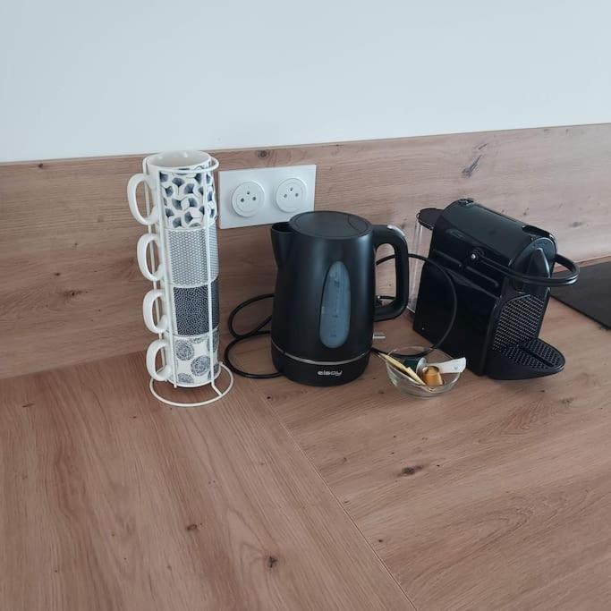 Bel Appartement F2 Hyper Centre Refait A Neuf Coutances Exteriör bild